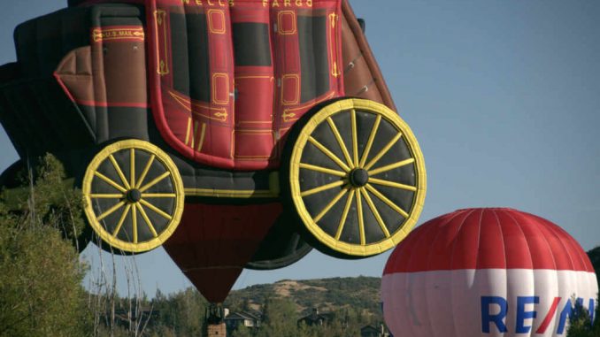 Wells-stagecoach-balloon